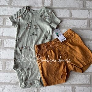 Carter's Planes‎ 2pc Short and Bodysuit Set Size 6 Months NWT